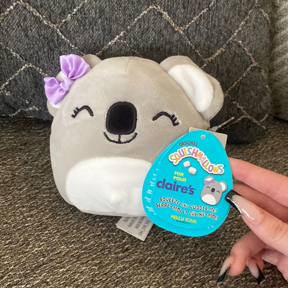 Rosa squishmallow